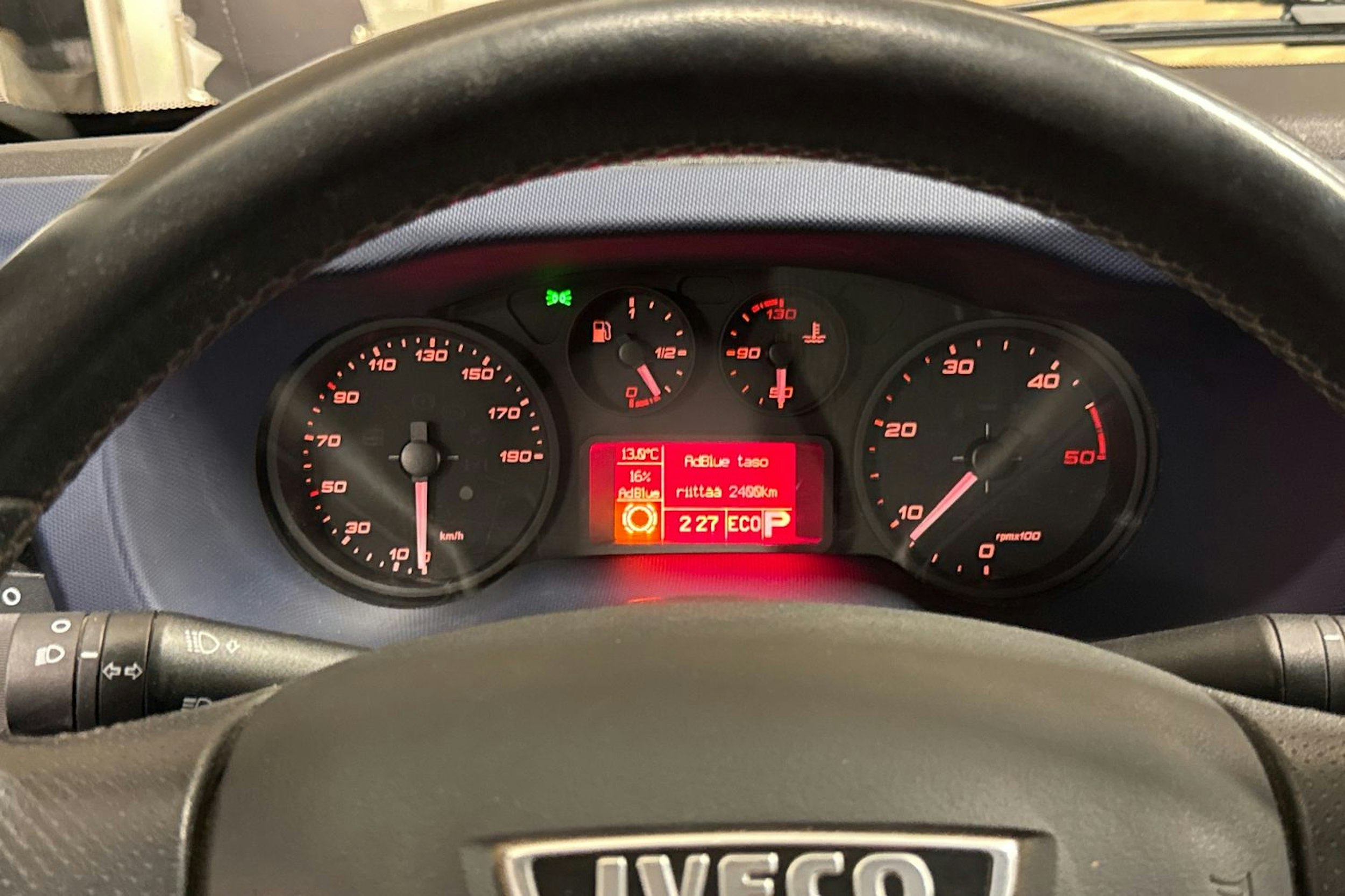 harmaa Iveco Daily 2017 kuva 18.