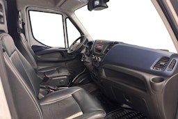 valkoinen Iveco Daily 2017 kuva 9.