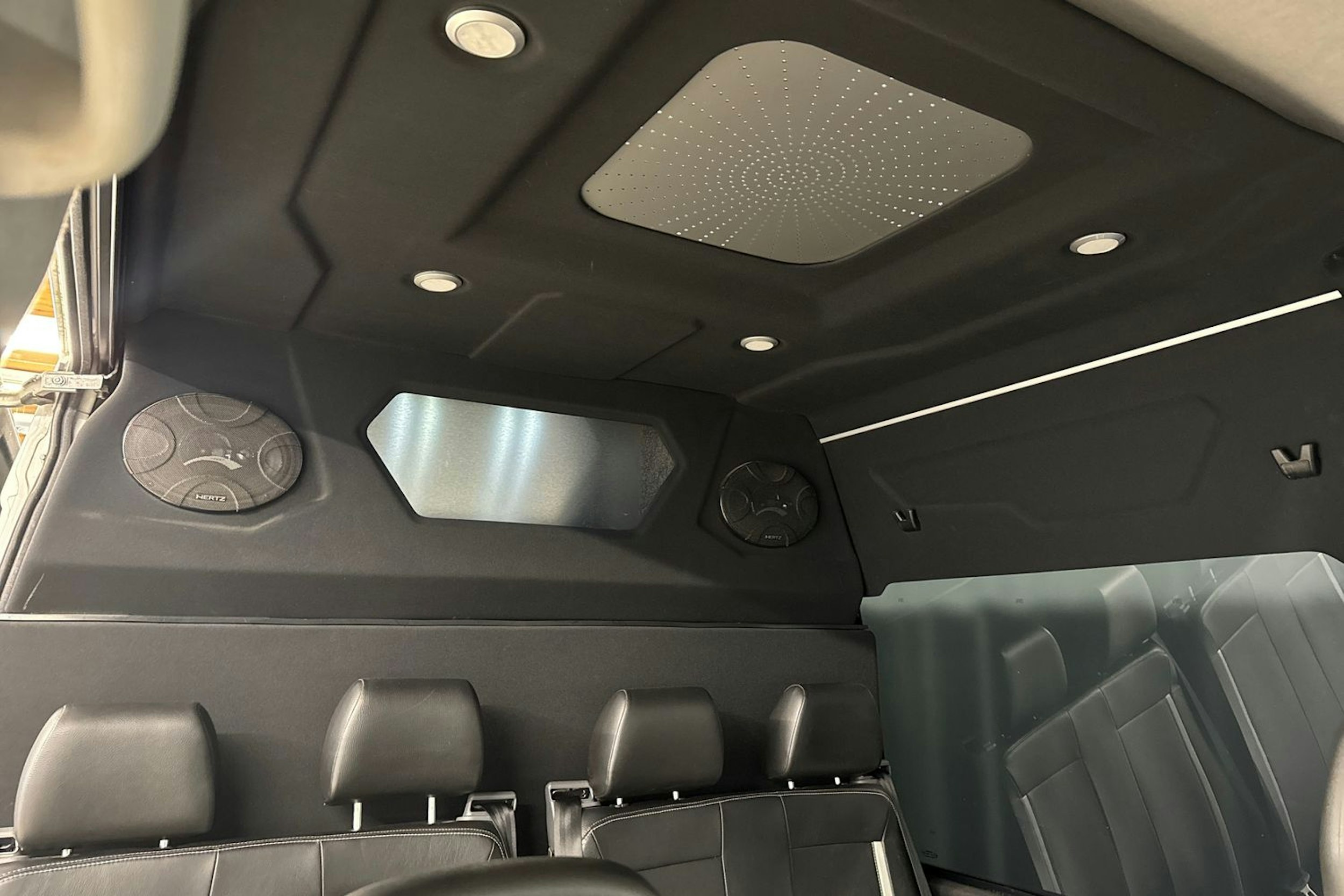 valkoinen Iveco Daily 2017 kuva 15.