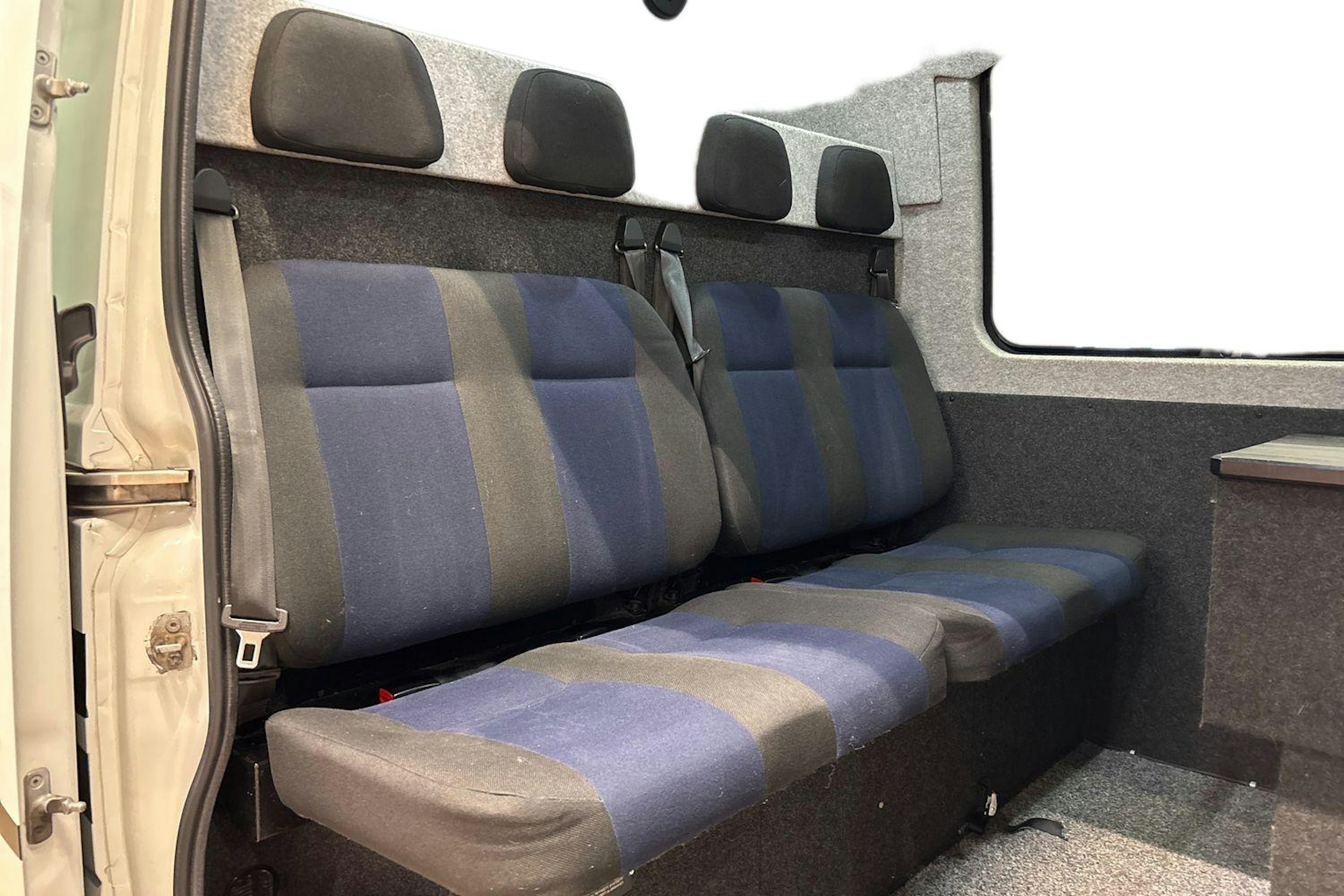 valkoinen Iveco Daily 2017 kuva 11.