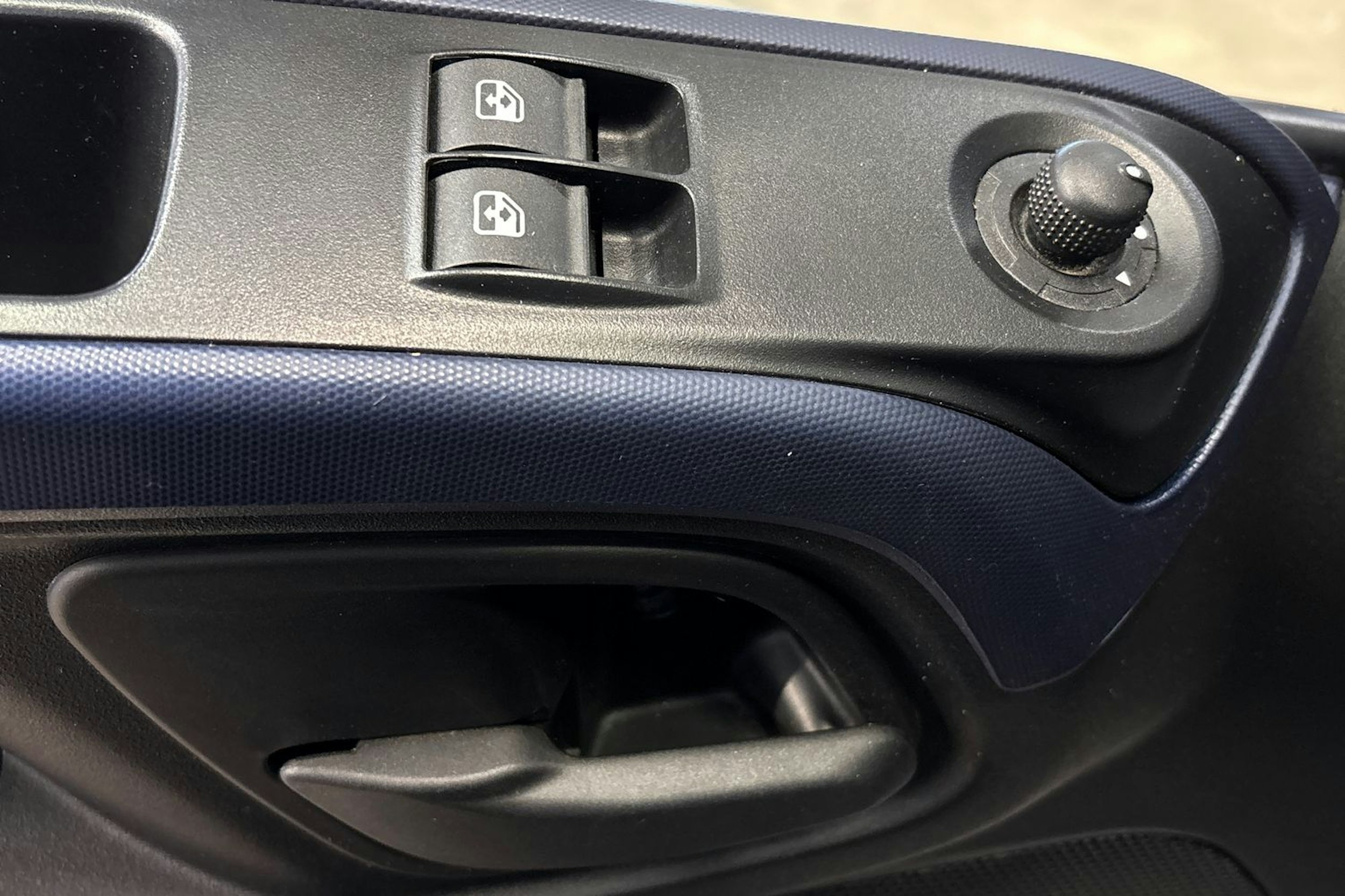 valkoinen Iveco Daily 2017 kuva 13.