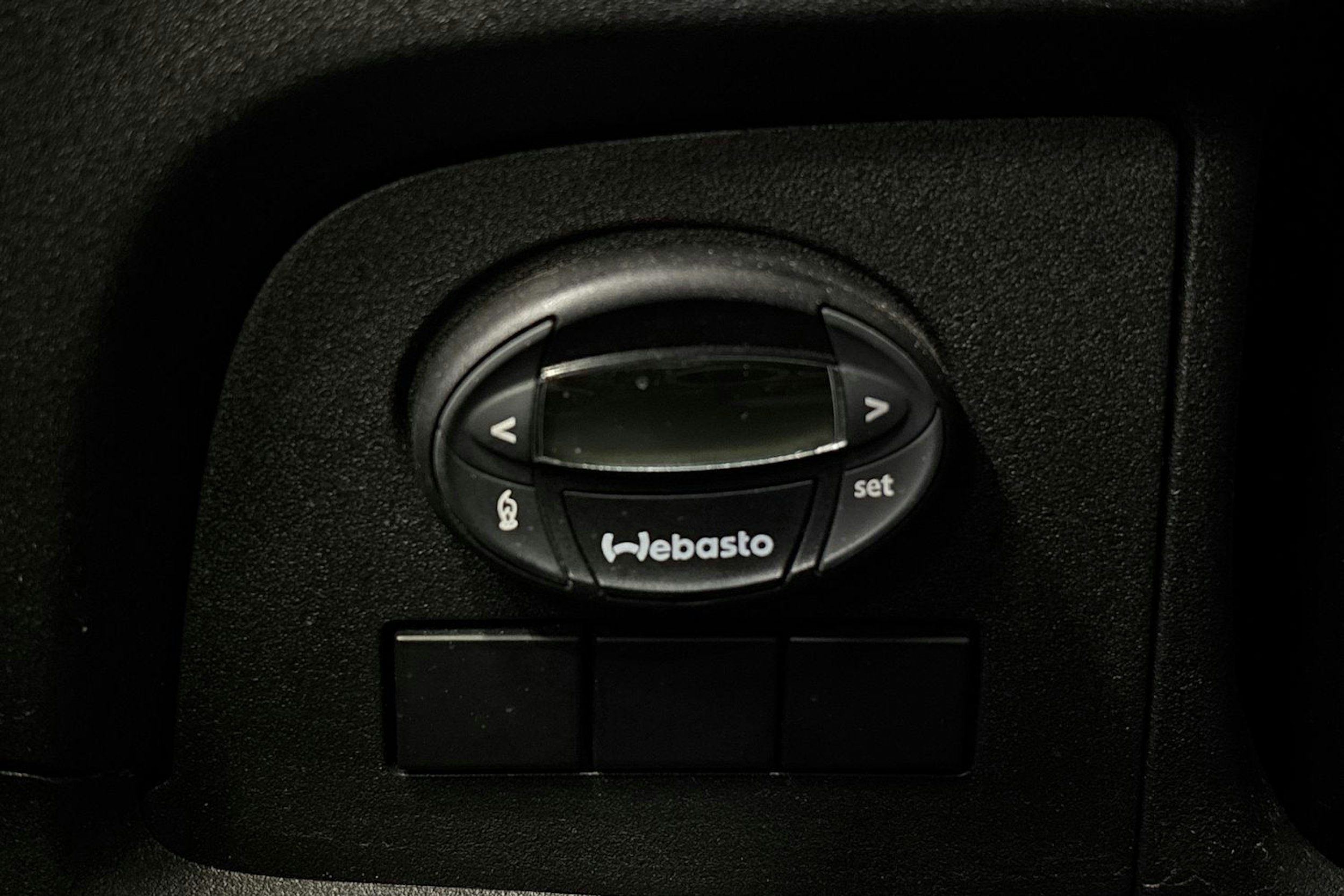 valkoinen Iveco Daily 2017 kuva 15.