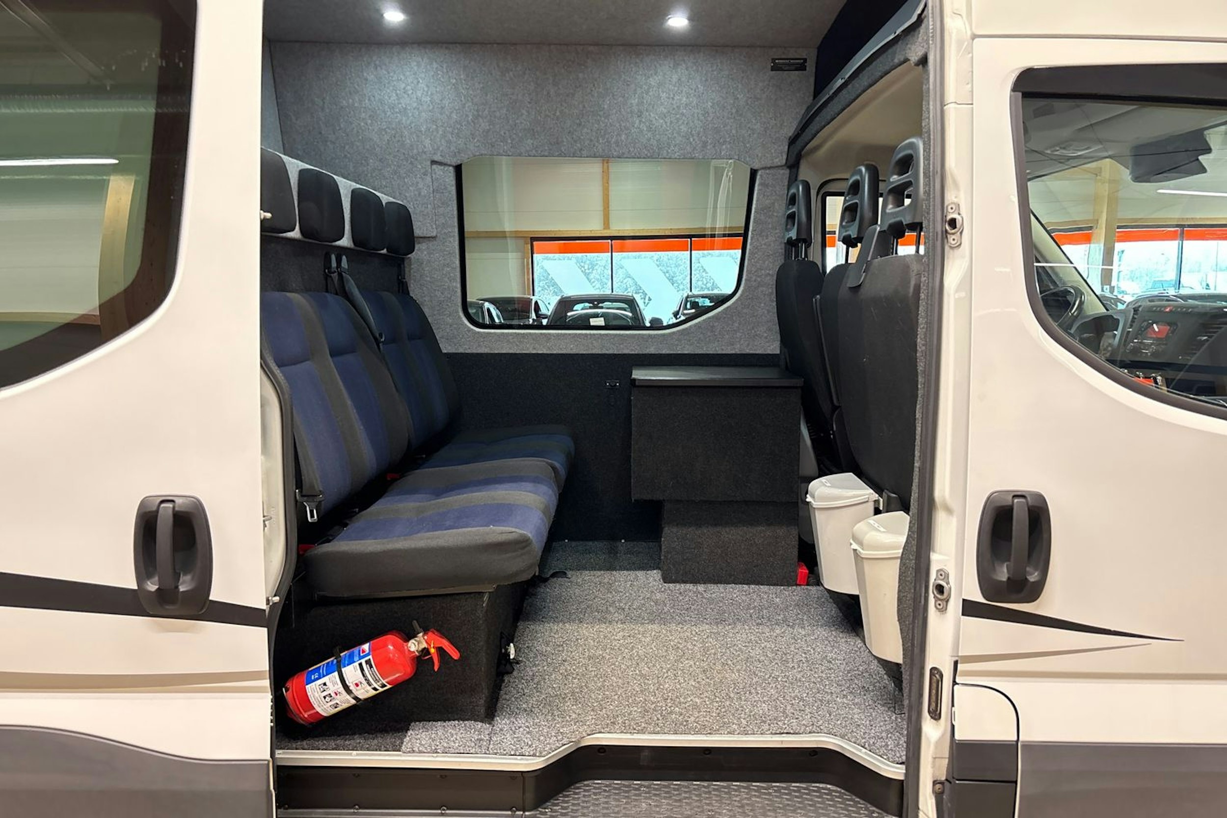 valkoinen Iveco Daily 2017 kuva 25.