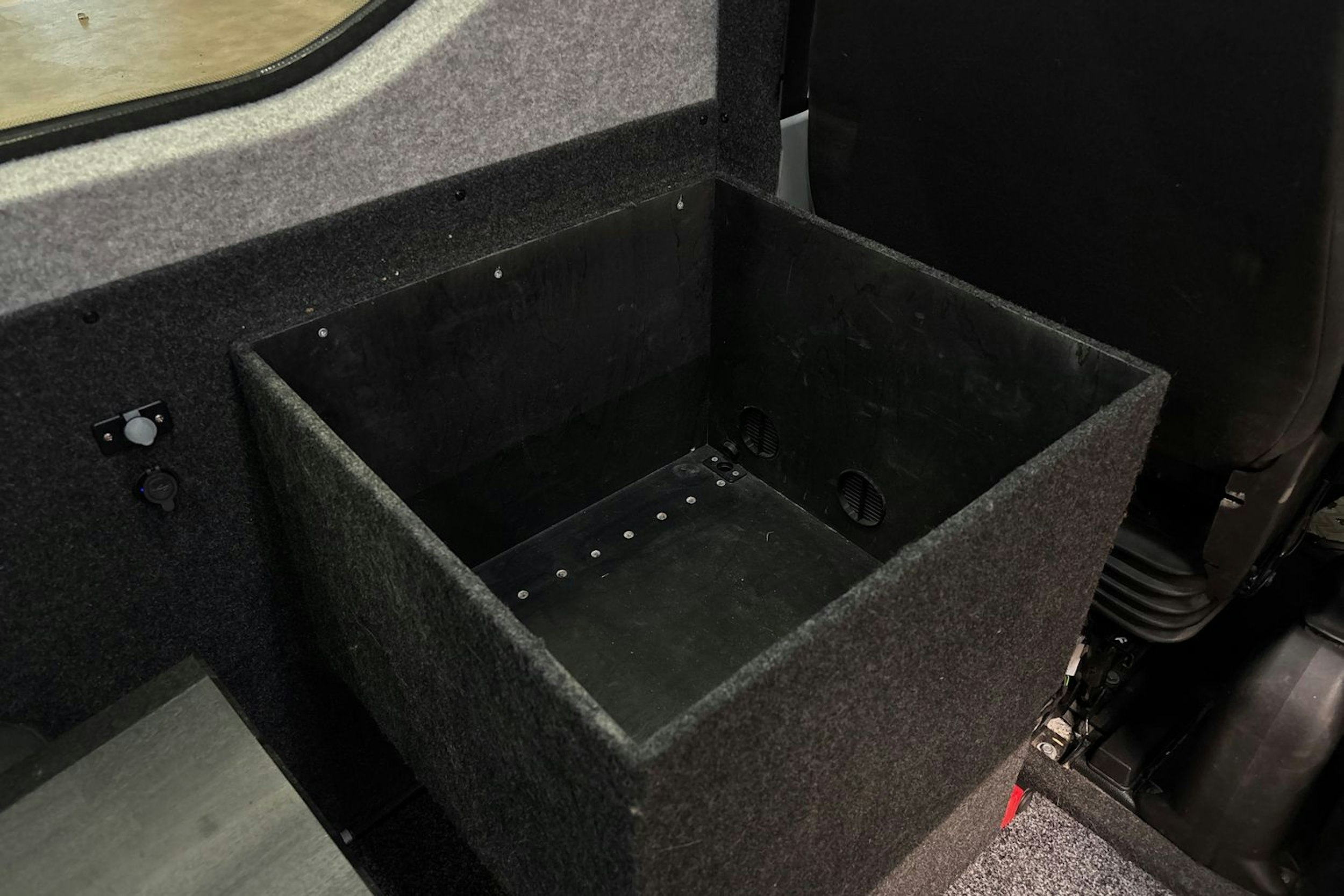 valkoinen Iveco Daily 2017 kuva 29.