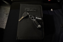 valkoinen Iveco Daily 2017 kuva 38.