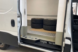 valkoinen Iveco Daily 2017 kuva 15.