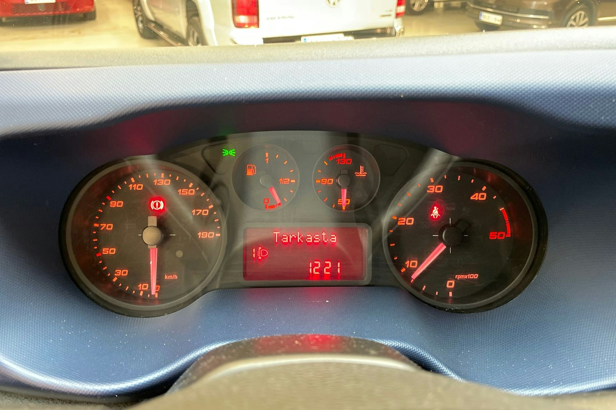 valkoinen Iveco Daily 2017 kuva 19.