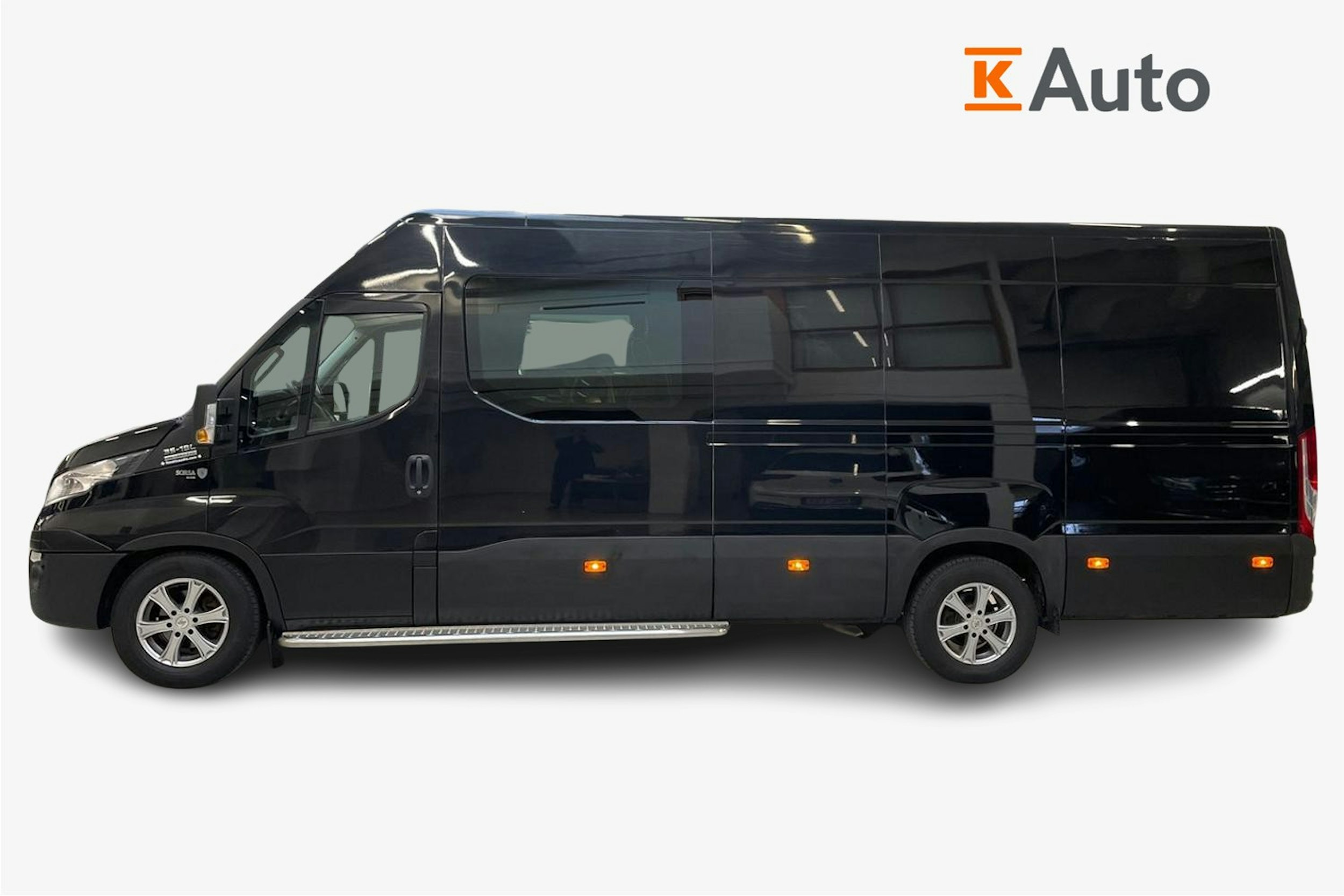 musta Iveco Daily 2017 kuva 6.
