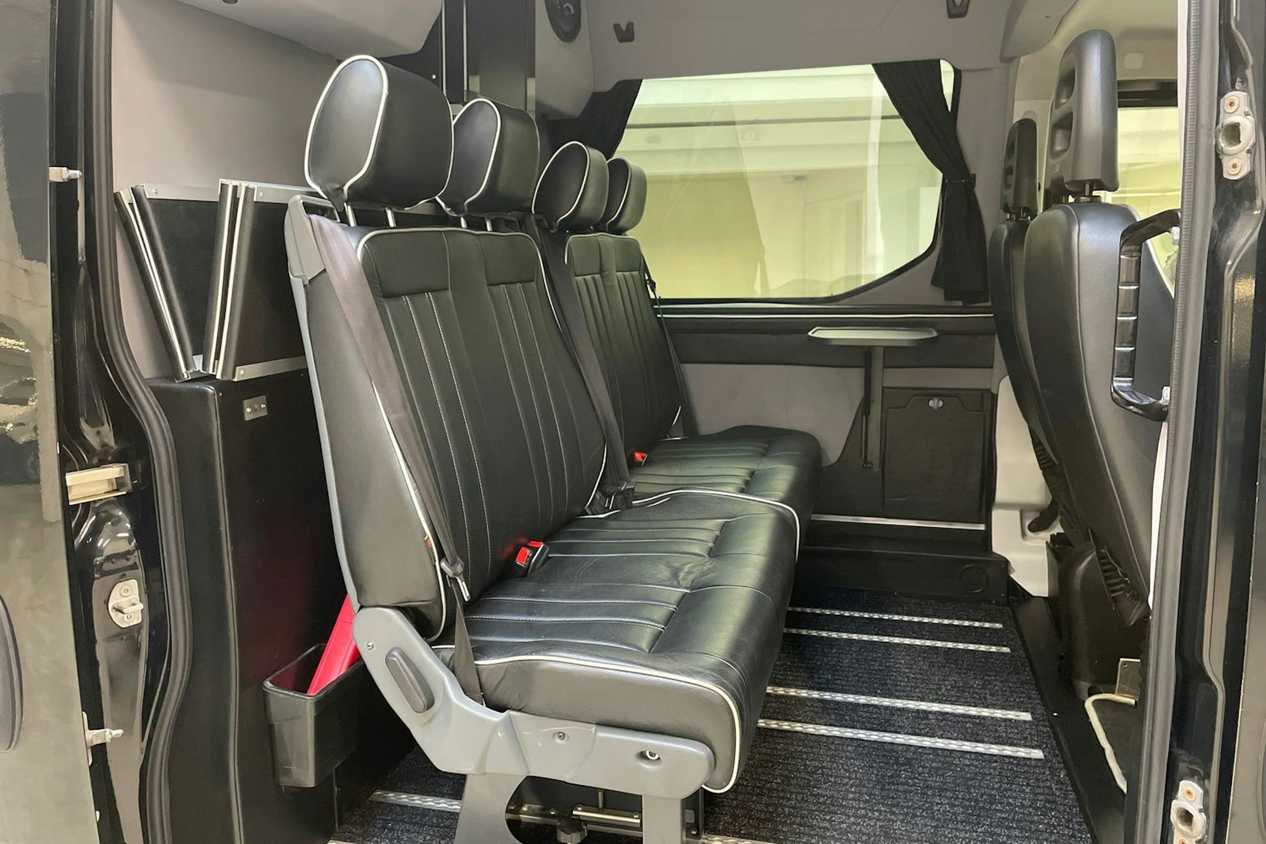 musta Iveco Daily 2017 kuva 13.