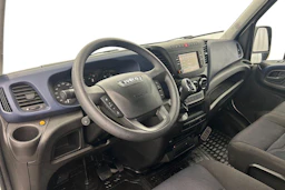 valkoinen Iveco Daily 2018 kuva 7.