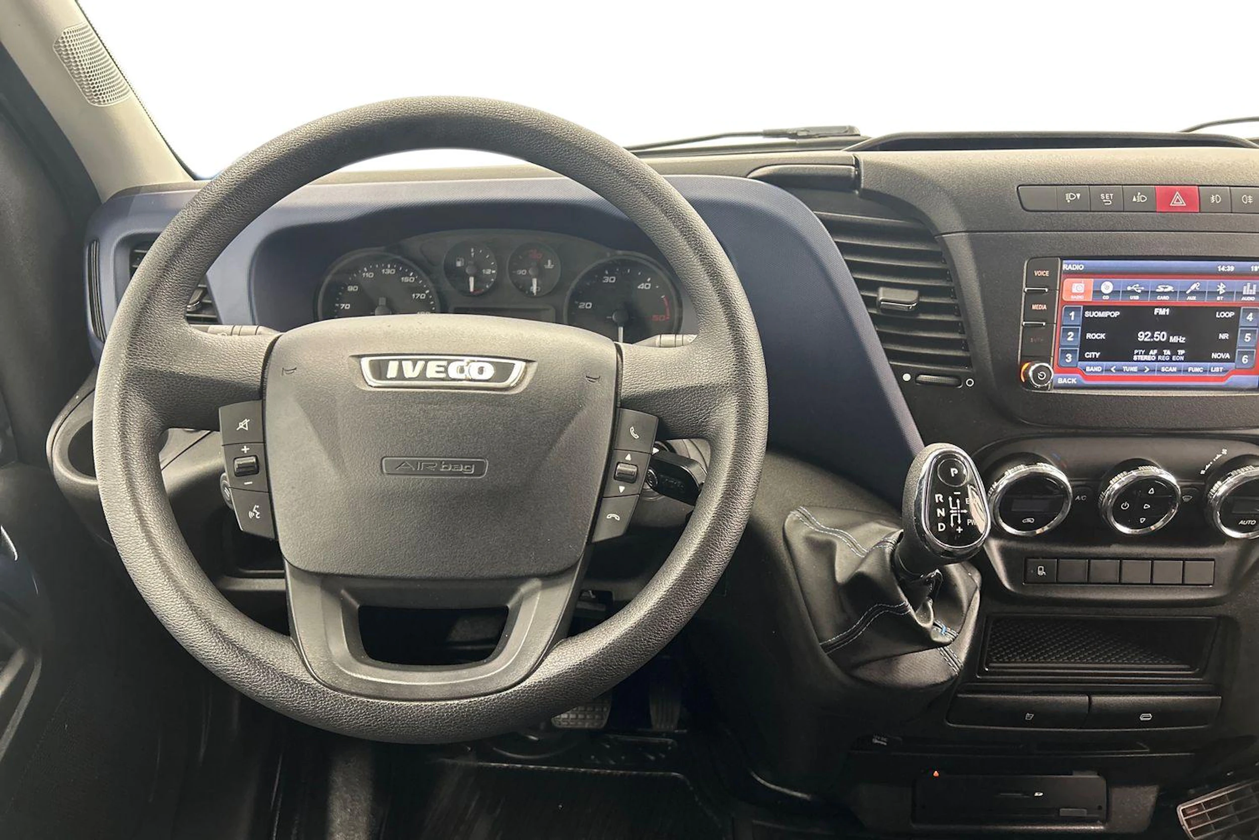 valkoinen Iveco Daily 2018 kuva 8.