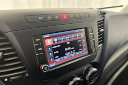 valkoinen Iveco Daily 2018 kuva 13.