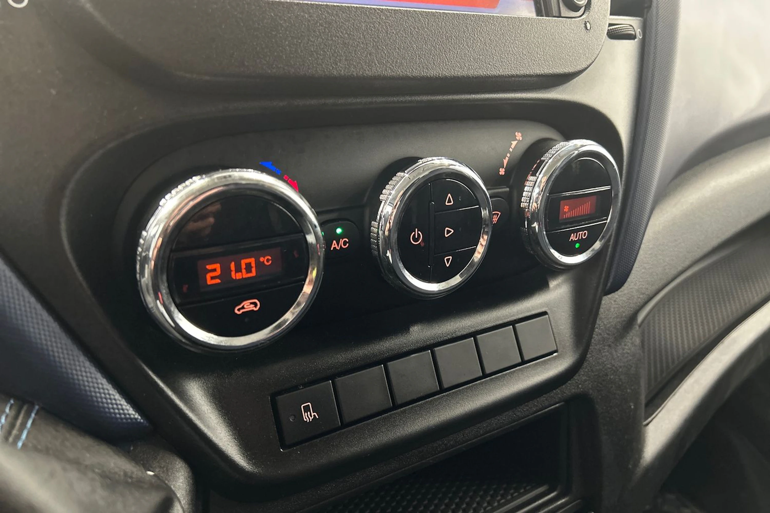 valkoinen Iveco Daily 2018 kuva 15.
