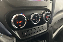 valkoinen Iveco Daily 2018 kuva 15.