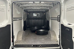 valkoinen Iveco Daily 2018 kuva 18.