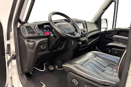 valkoinen Iveco Daily 2019 kuva 7.