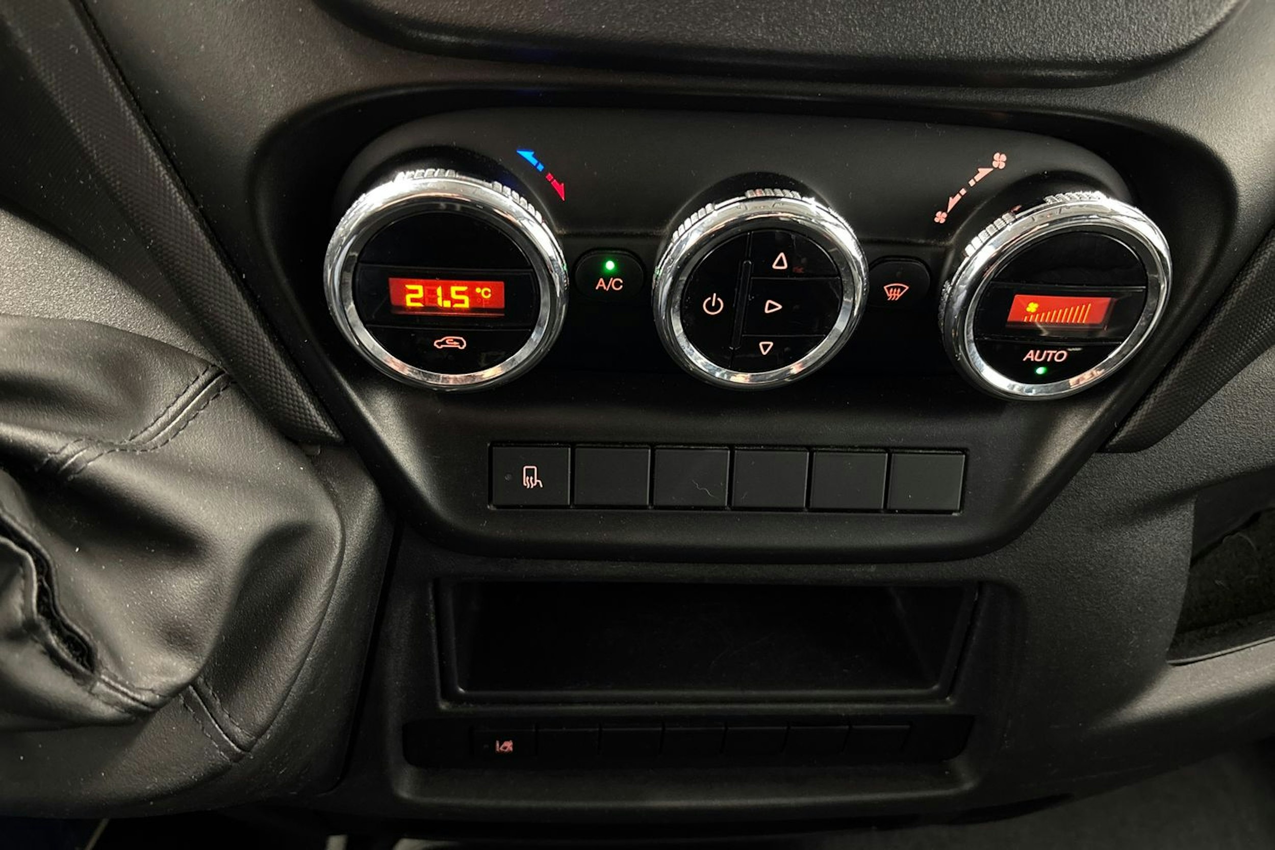 valkoinen Iveco Daily 2019 kuva 14.
