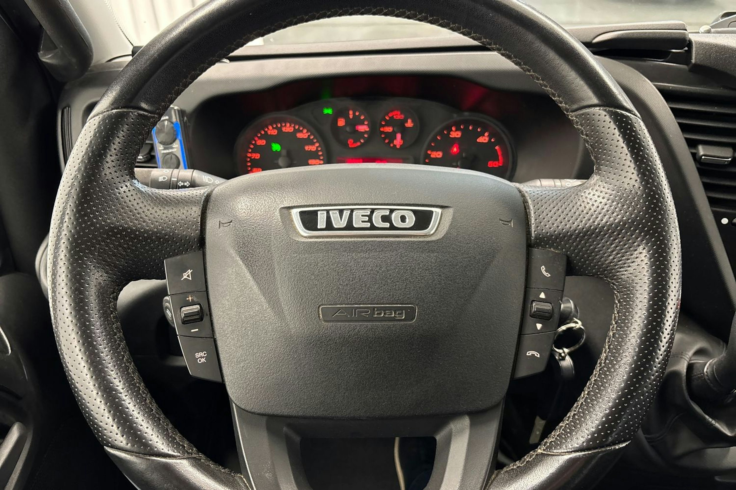 valkoinen Iveco Daily 2019 kuva 16.