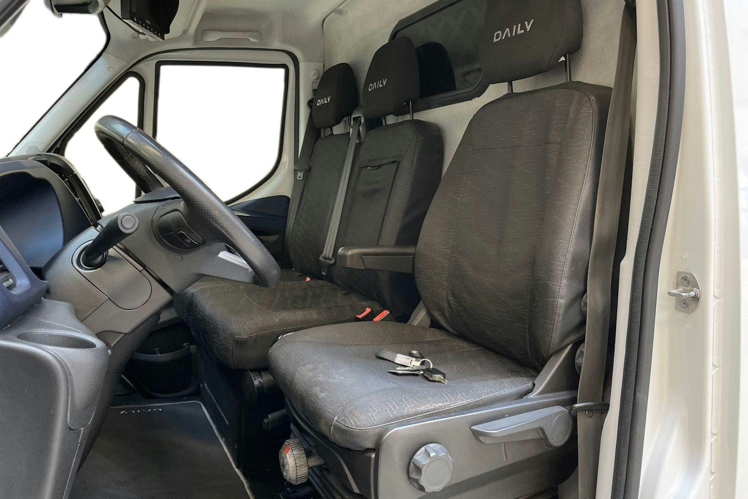 valkoinen Iveco Daily 2020 kuva 7.