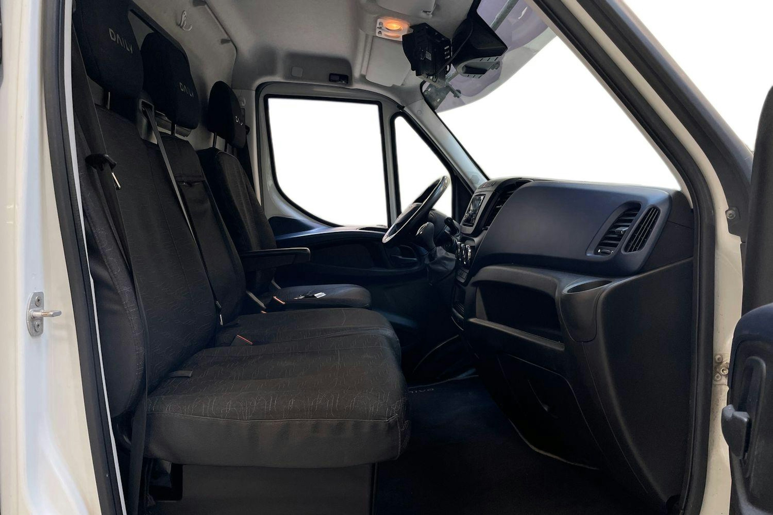 valkoinen Iveco Daily 2020 kuva 8.