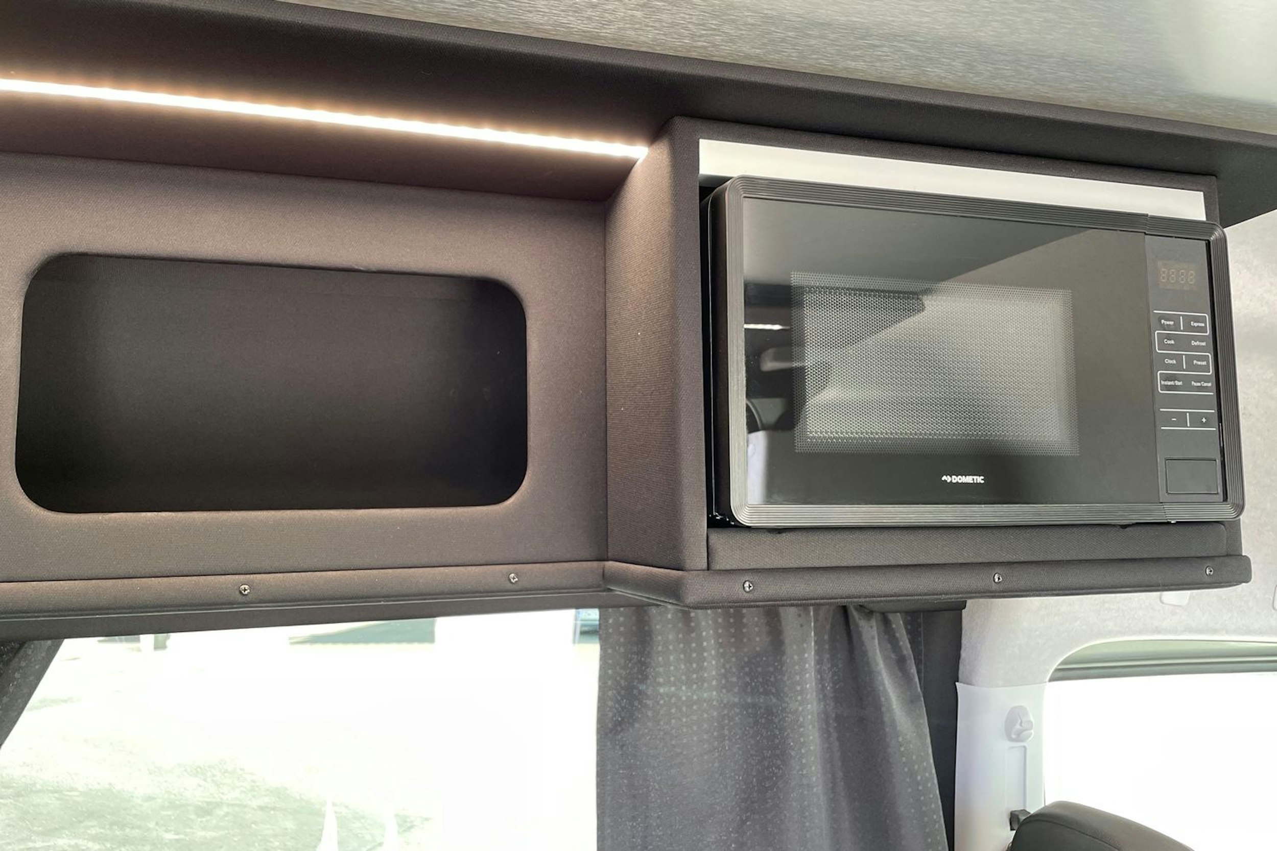 met. harmaa Iveco Daily 2022 kuva 24.