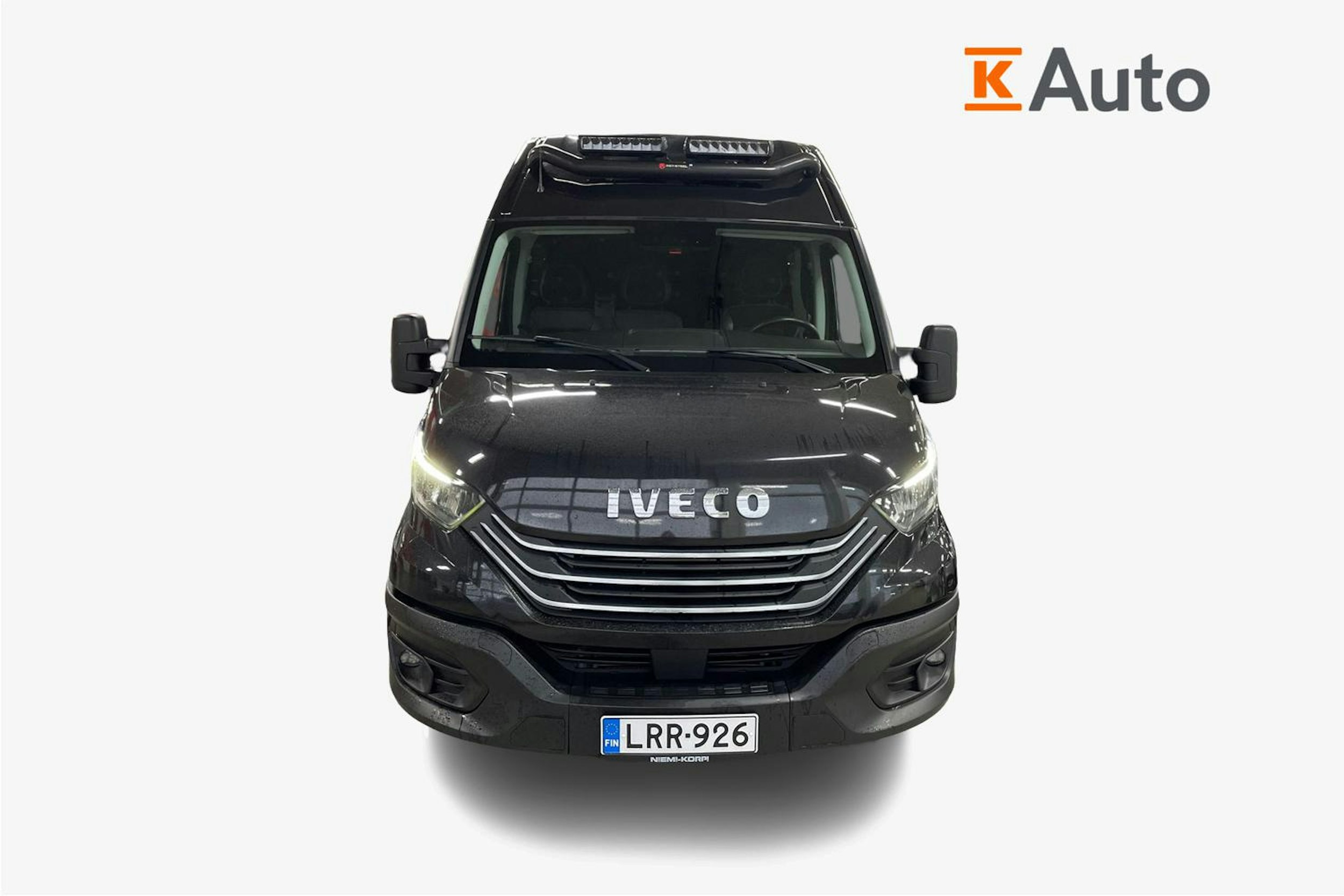 Musta Iveco Daily 2023 kuva 5.