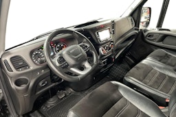Musta Iveco Daily 2023 kuva 8.