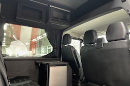 Musta Iveco Daily 2023 kuva 17.