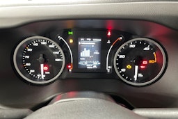 Musta Iveco Daily 2023 kuva 18.