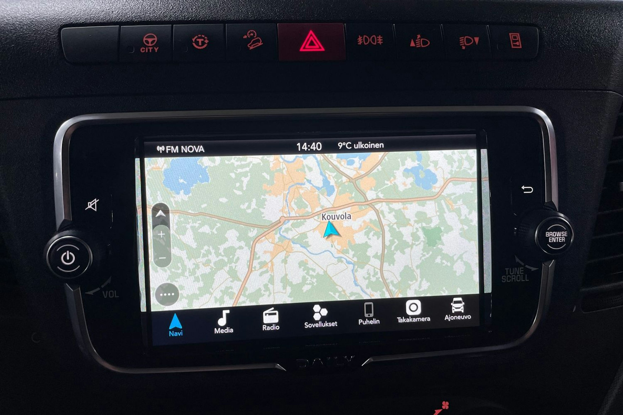 Musta Iveco Daily 2023 kuva 19.