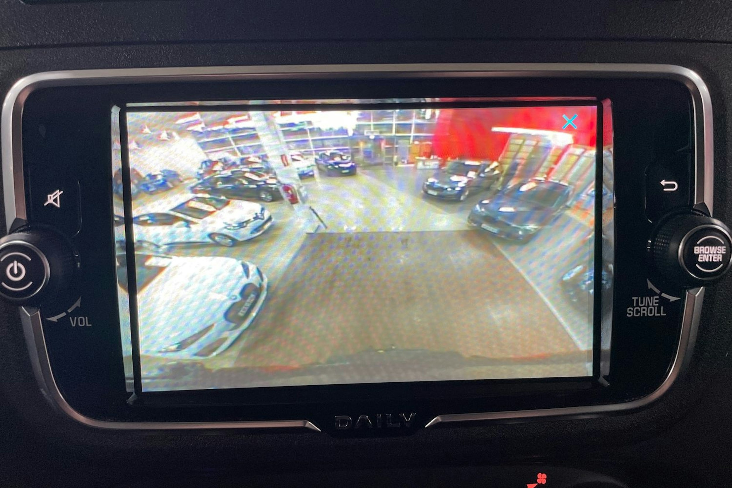 Musta Iveco Daily 2023 kuva 20.