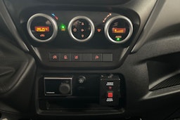 Musta Iveco Daily 2023 kuva 21.