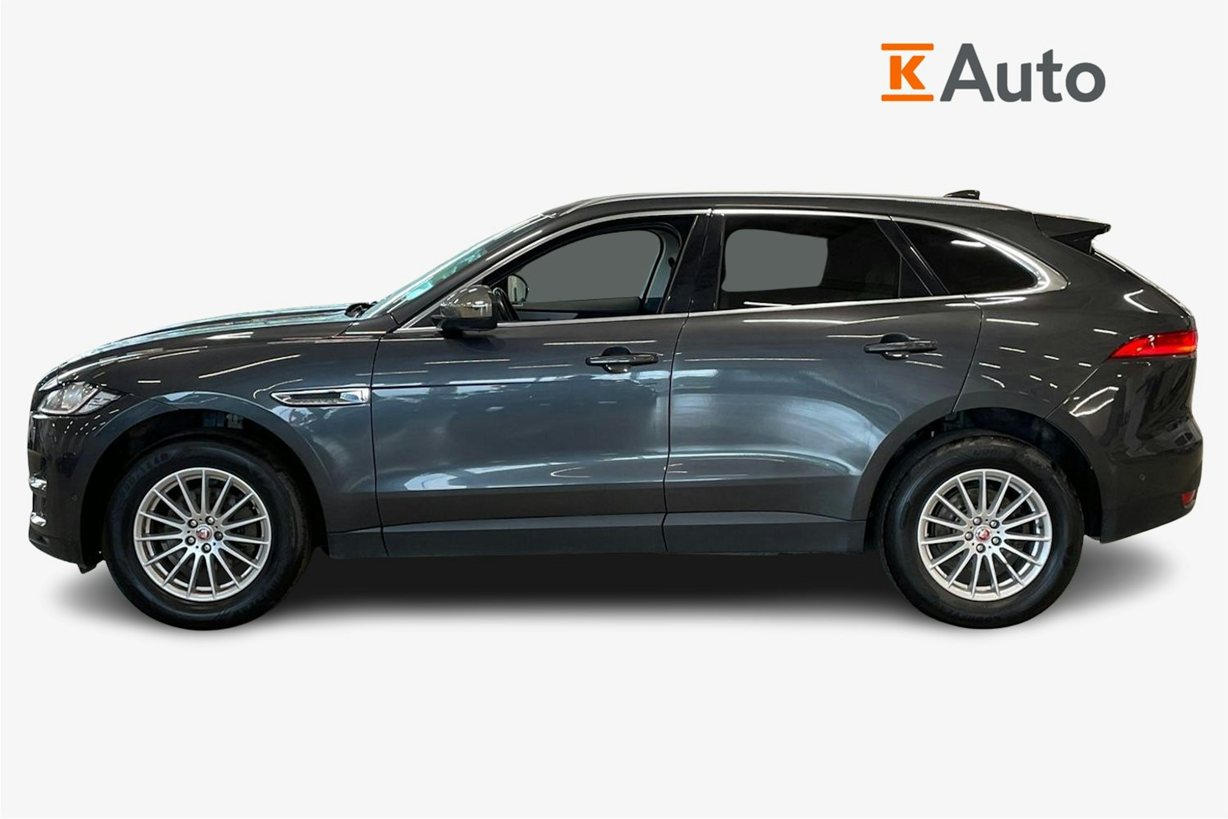 met. harmaa Jaguar F-PACE 2017 kuva 6.
