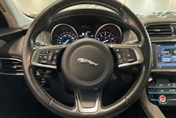 met. harmaa Jaguar F-PACE 2017 kuva 14.