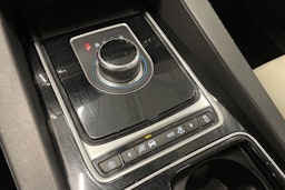 met. harmaa Jaguar F-PACE 2017 kuva 22.