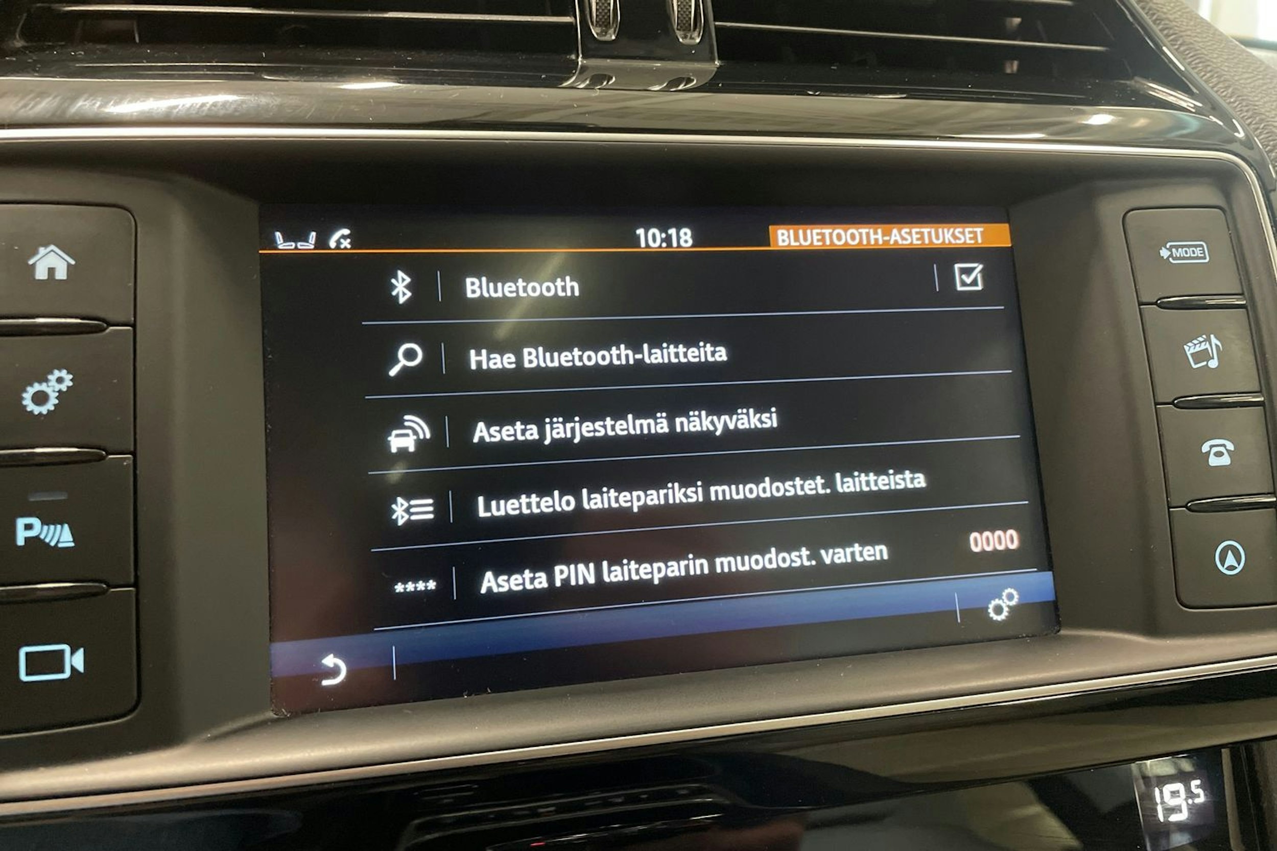 met. harmaa Jaguar F-PACE 2017 kuva 26.