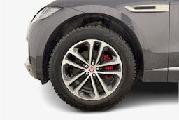 Musta Jaguar F-PACE 2017 kuva 11.