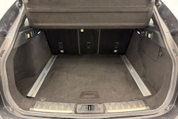 Musta Jaguar F-PACE 2017 kuva 14.