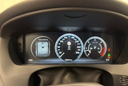 Musta Jaguar F-PACE 2017 kuva 19.