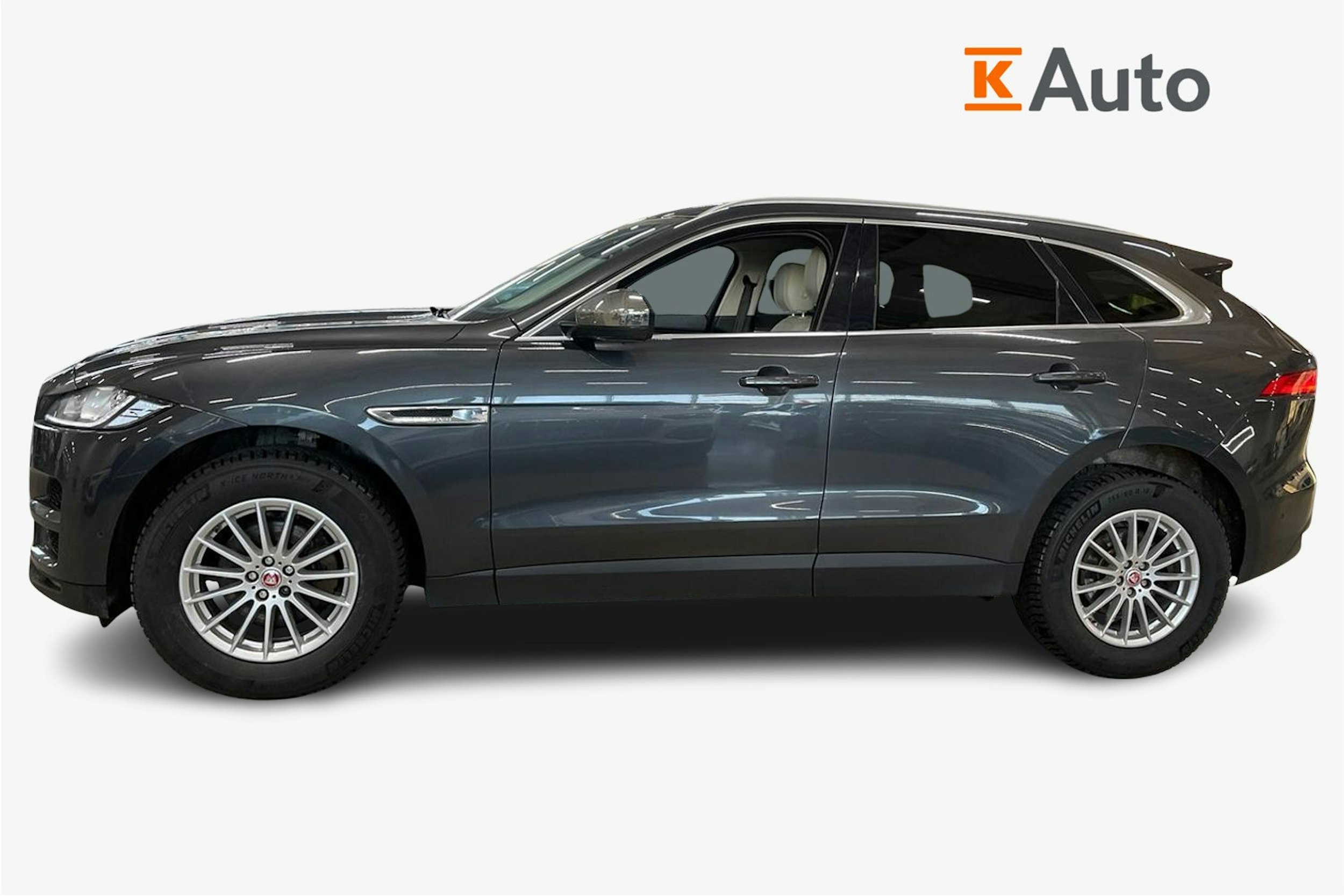 met. harmaa Jaguar F-PACE 2018 kuva 6.