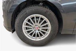 met. harmaa Jaguar F-PACE 2018 kuva 11.