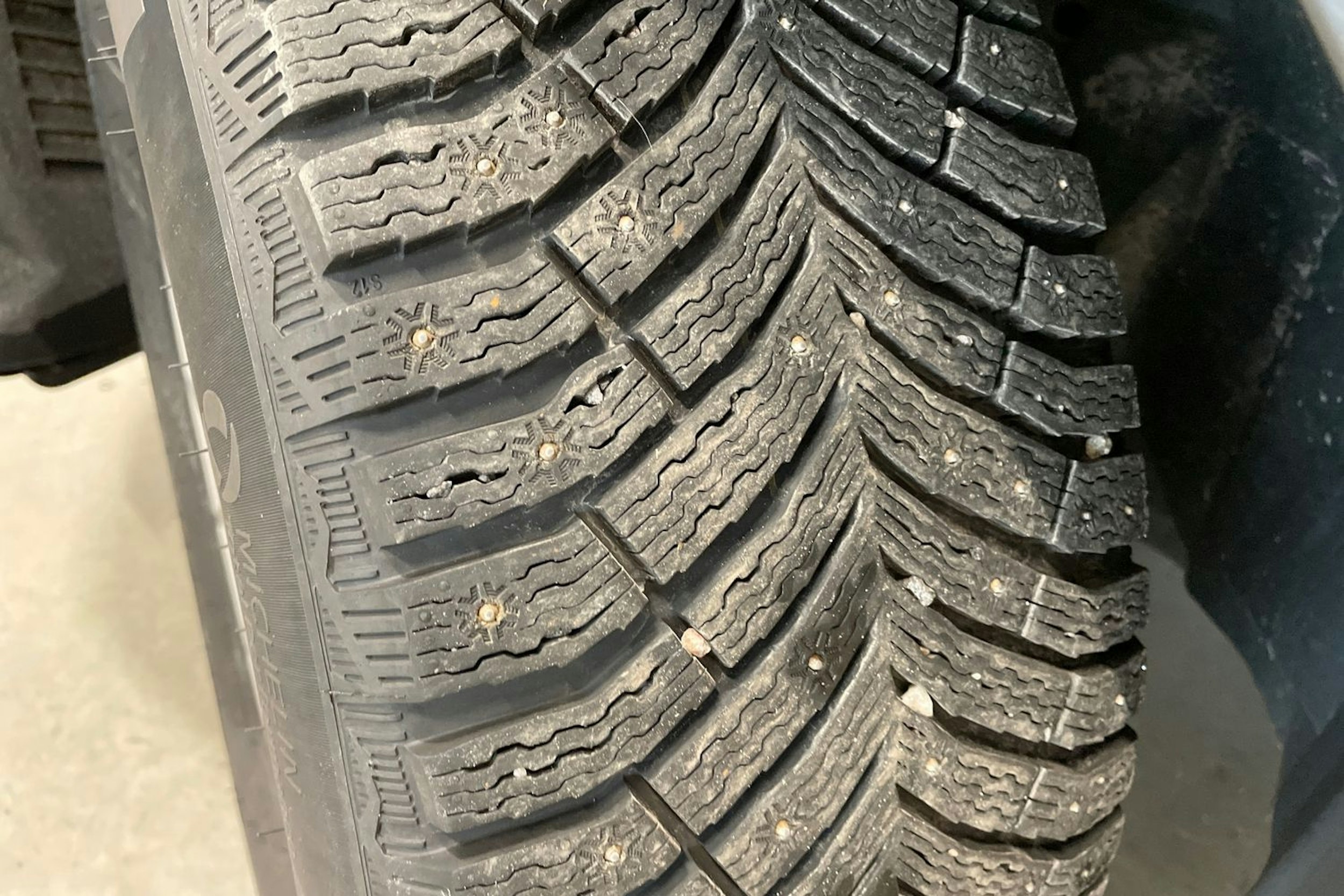 met. harmaa Jaguar F-PACE 2018 kuva 13.