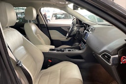 met. harmaa Jaguar F-PACE 2018 kuva 15.