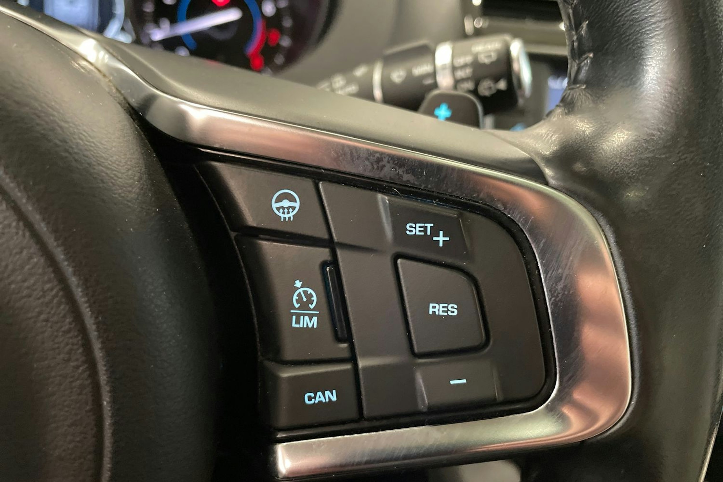 met. harmaa Jaguar F-PACE 2018 kuva 20.