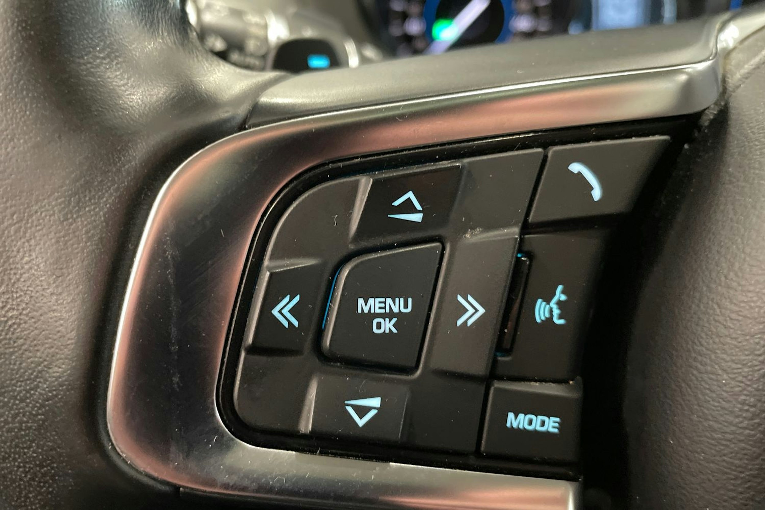 met. harmaa Jaguar F-PACE 2018 kuva 21.