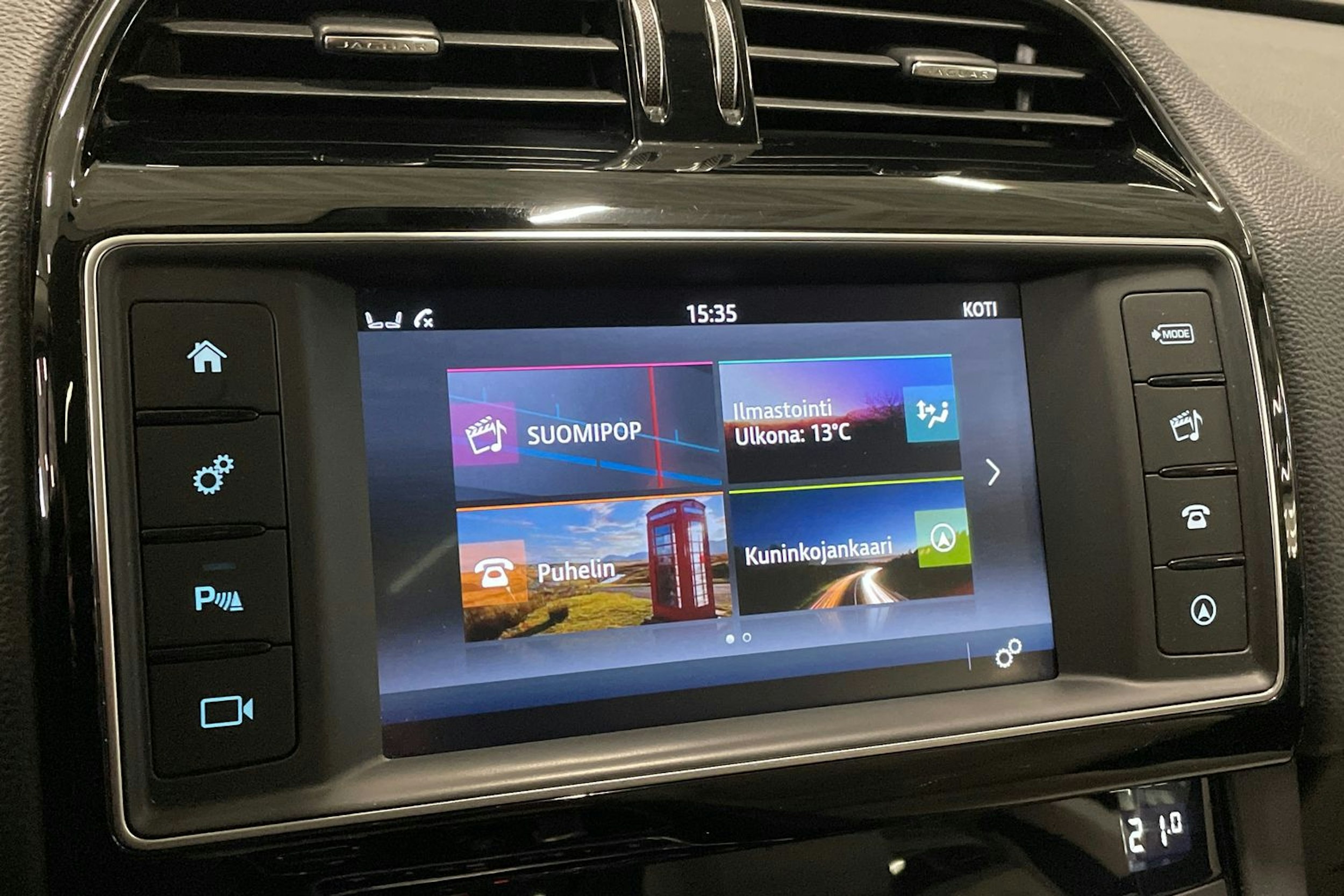 met. harmaa Jaguar F-PACE 2018 kuva 25.