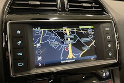 met. harmaa Jaguar F-PACE 2018 kuva 27.