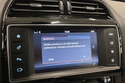 met. harmaa Jaguar F-PACE 2018 kuva 28.