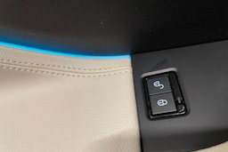 met. harmaa Jaguar F-PACE 2018 kuva 35.