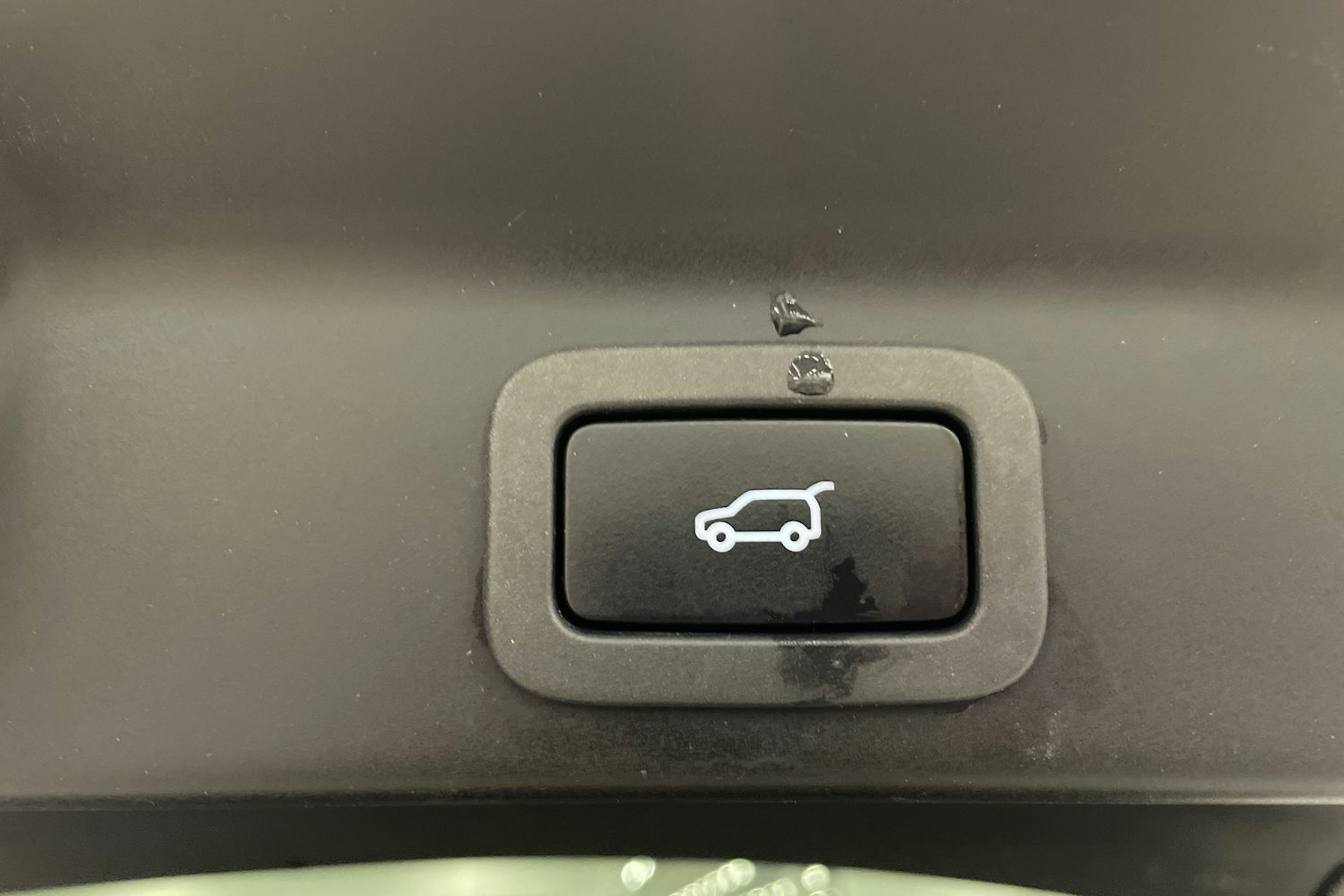 met. harmaa Jaguar F-PACE 2018 kuva 38.